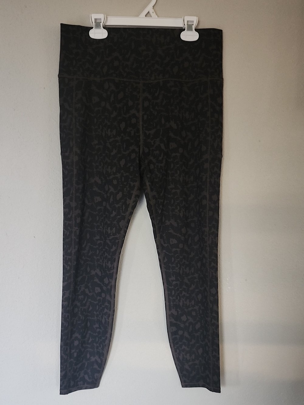 Vuori Black and Brown Leopard-Print Leggings